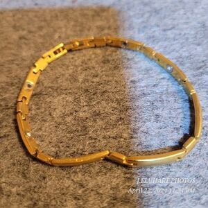 Nikken 23K Gold Plated Cross Link Magnetic Therapy Bracelet 8"